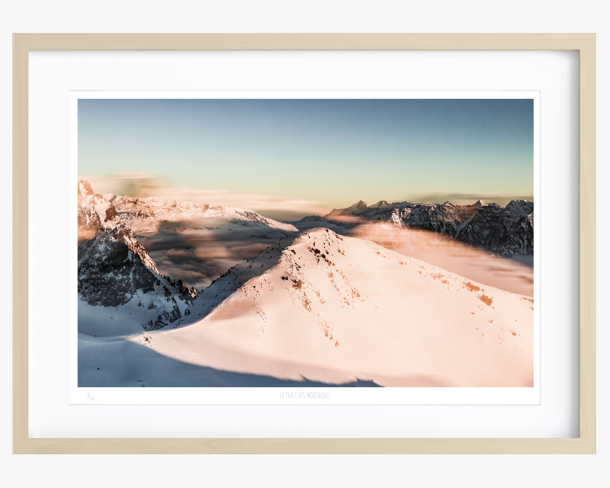 « La trace des Montagnes » — Nicolas Vaillant · tirage photo d’art A2, cadre bouleau
