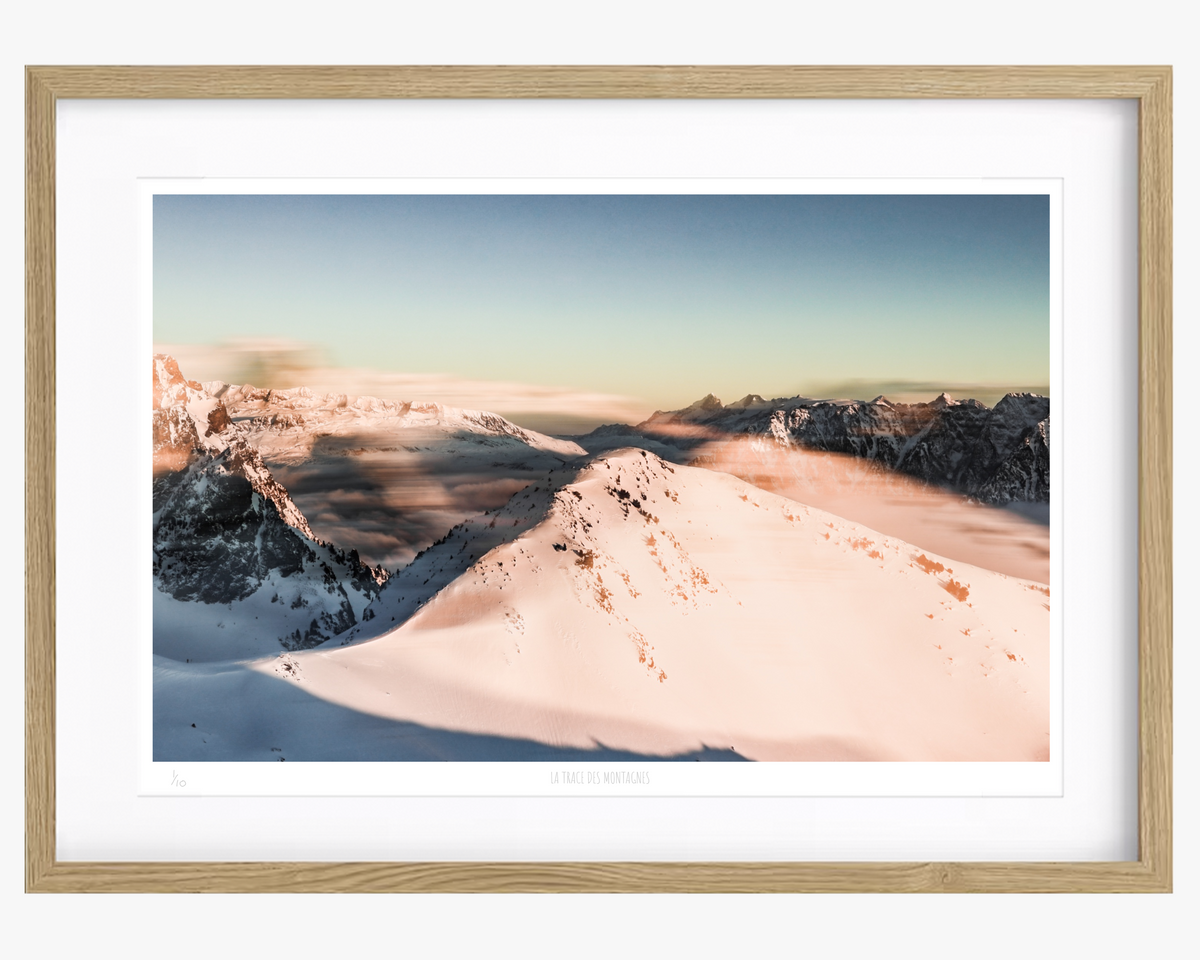 « La trace des Montagnes » — Nicolas Vaillant · tirage photo d’art A2, cadre chêne