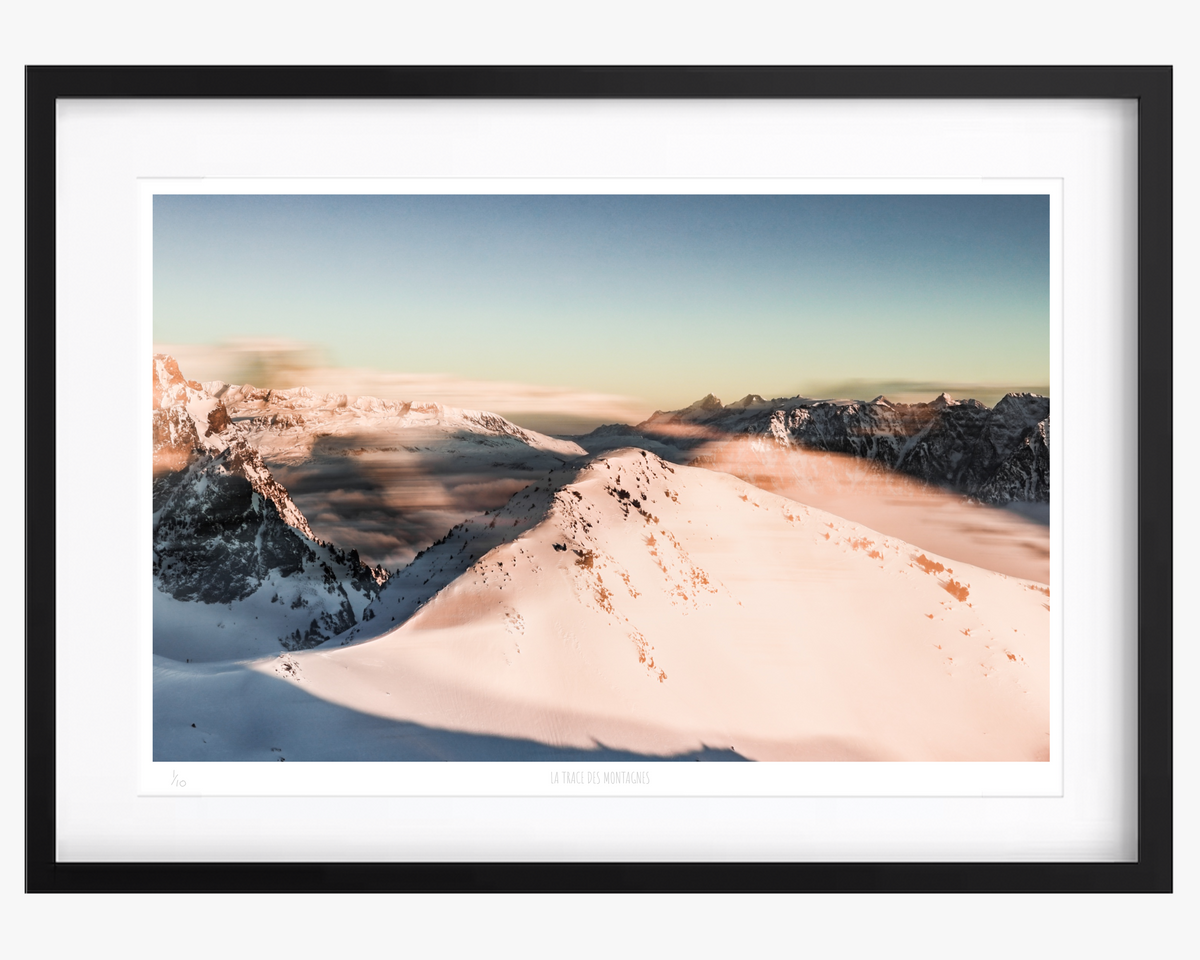 « La trace des Montagnes » — Nicolas Vaillant · tirage photo d’art A2, cadre noir