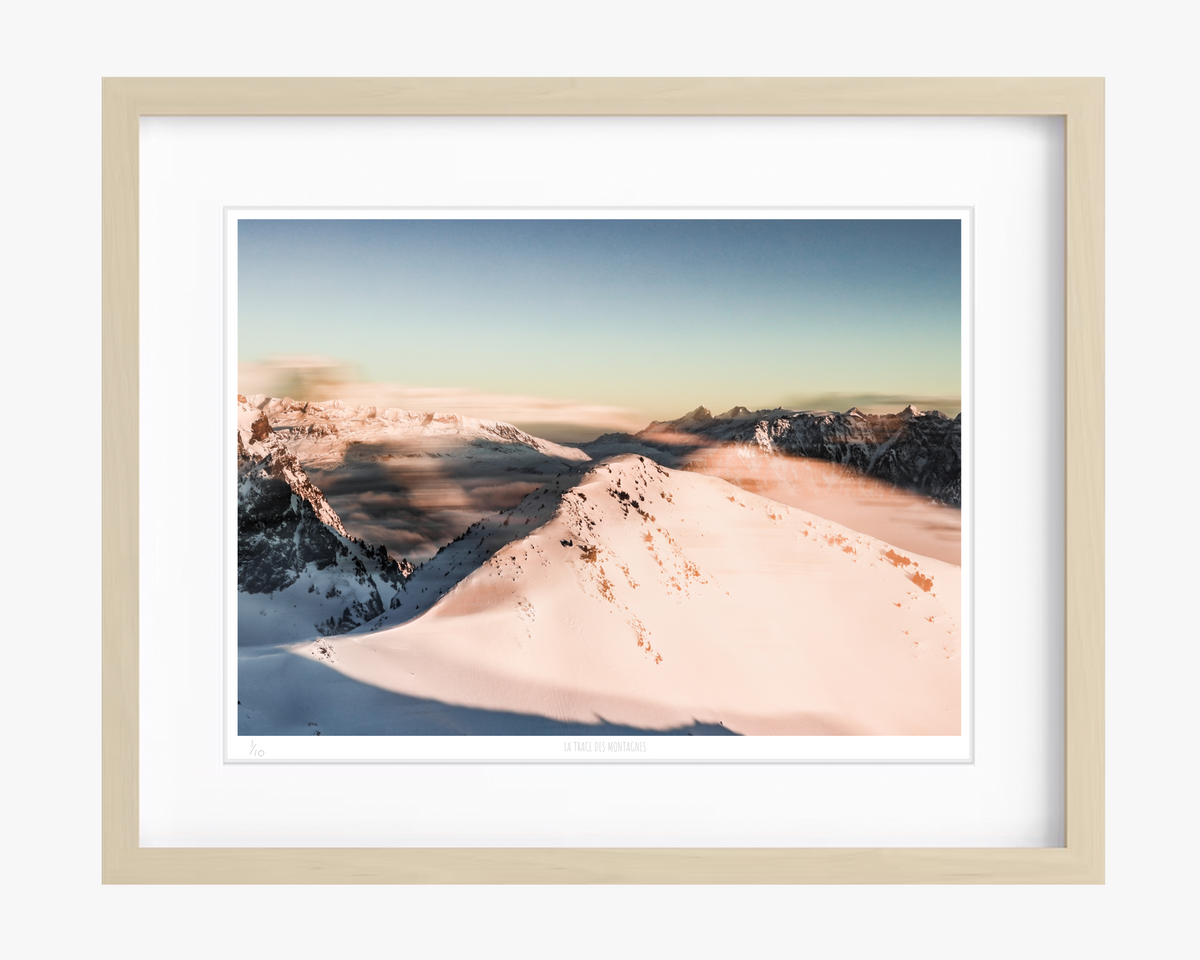 « La trace des Montagnes » — Nicolas Vaillant · tirage photo d’art A3, cadre bouleau