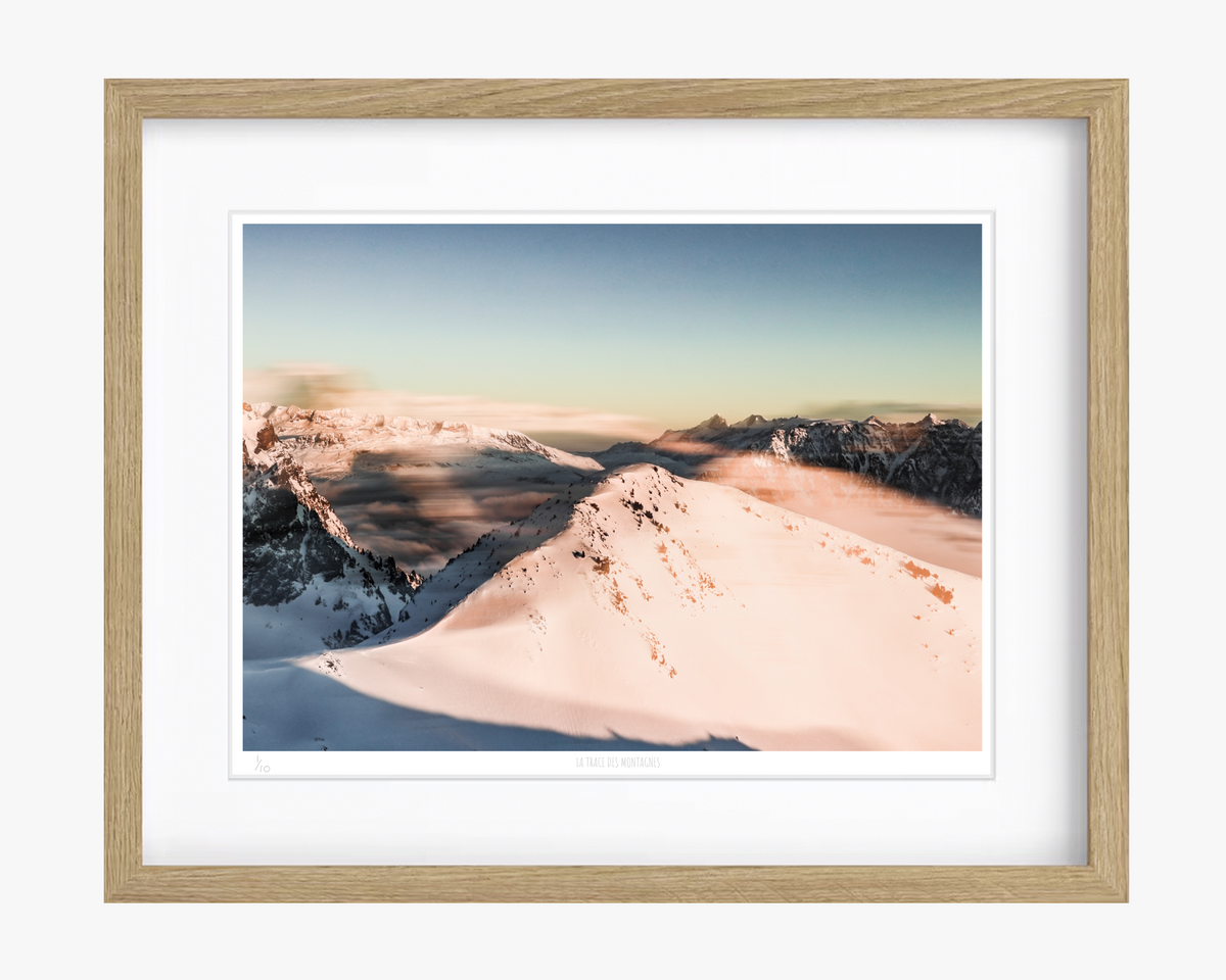 « La trace des Montagnes » — Nicolas Vaillant · tirage photo d’art A3, cadre chêne